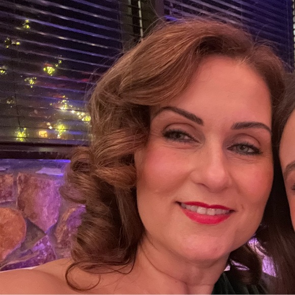 Meet your Posher, Carol - Picture 2 of 2